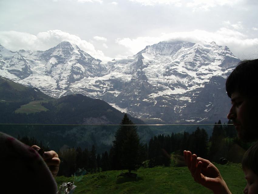 Leichter Aufstieg vor Mönch und Jungfrau