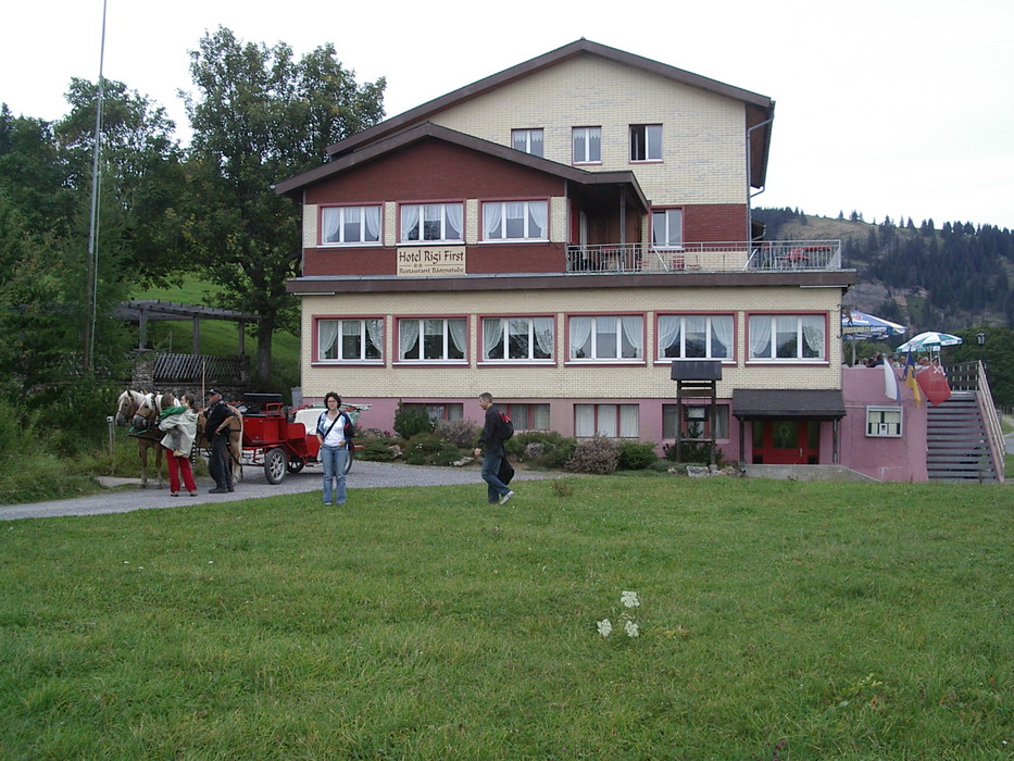 Auf der Terasse des Hotel Rigi First ist ganz sch...