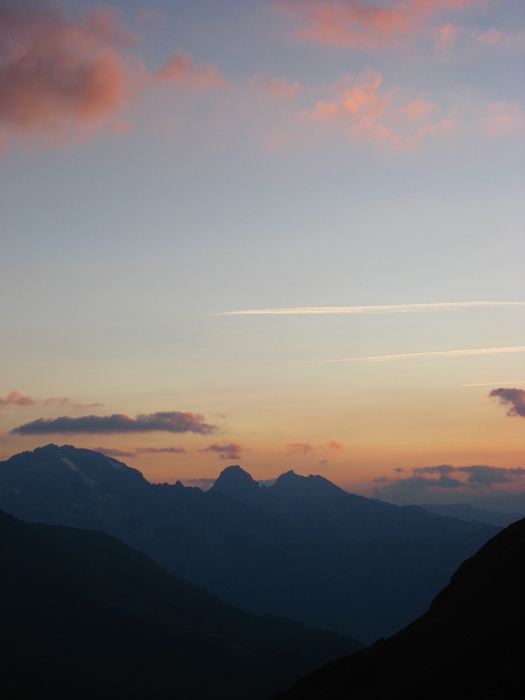 ...angekommen (sechster Etappenpass: Kesch, 2632m)...